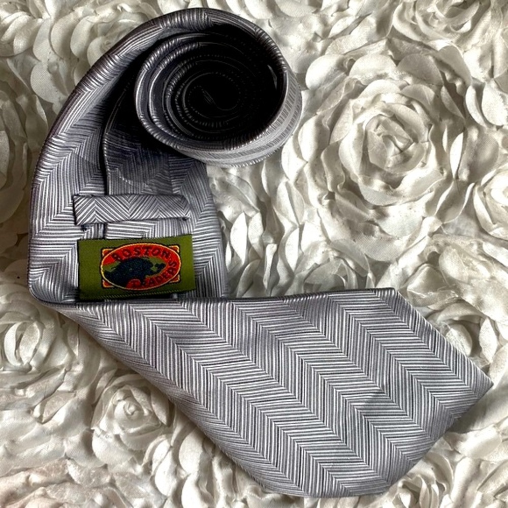New Boston Traders herringbone pattern tie‎